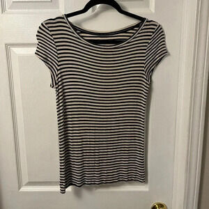 Women’s The Limited Short Sleeve Top Size Medium